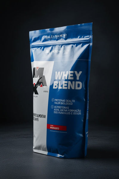 MAX Titanium Whey Blend Morango protein powder tub, delicious strawberry whey protein for fitness and gym users.